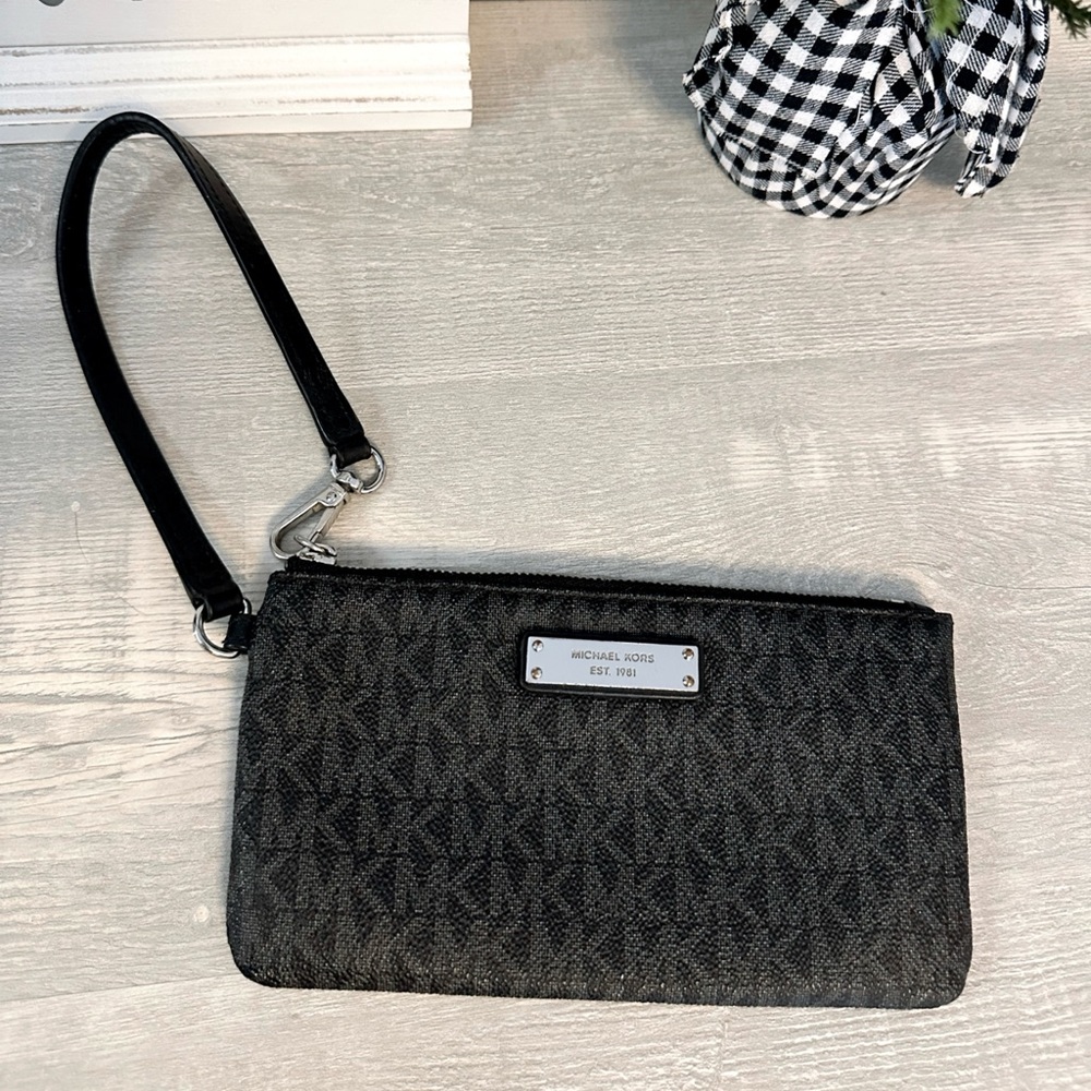 Michael Kors wristlet wallet